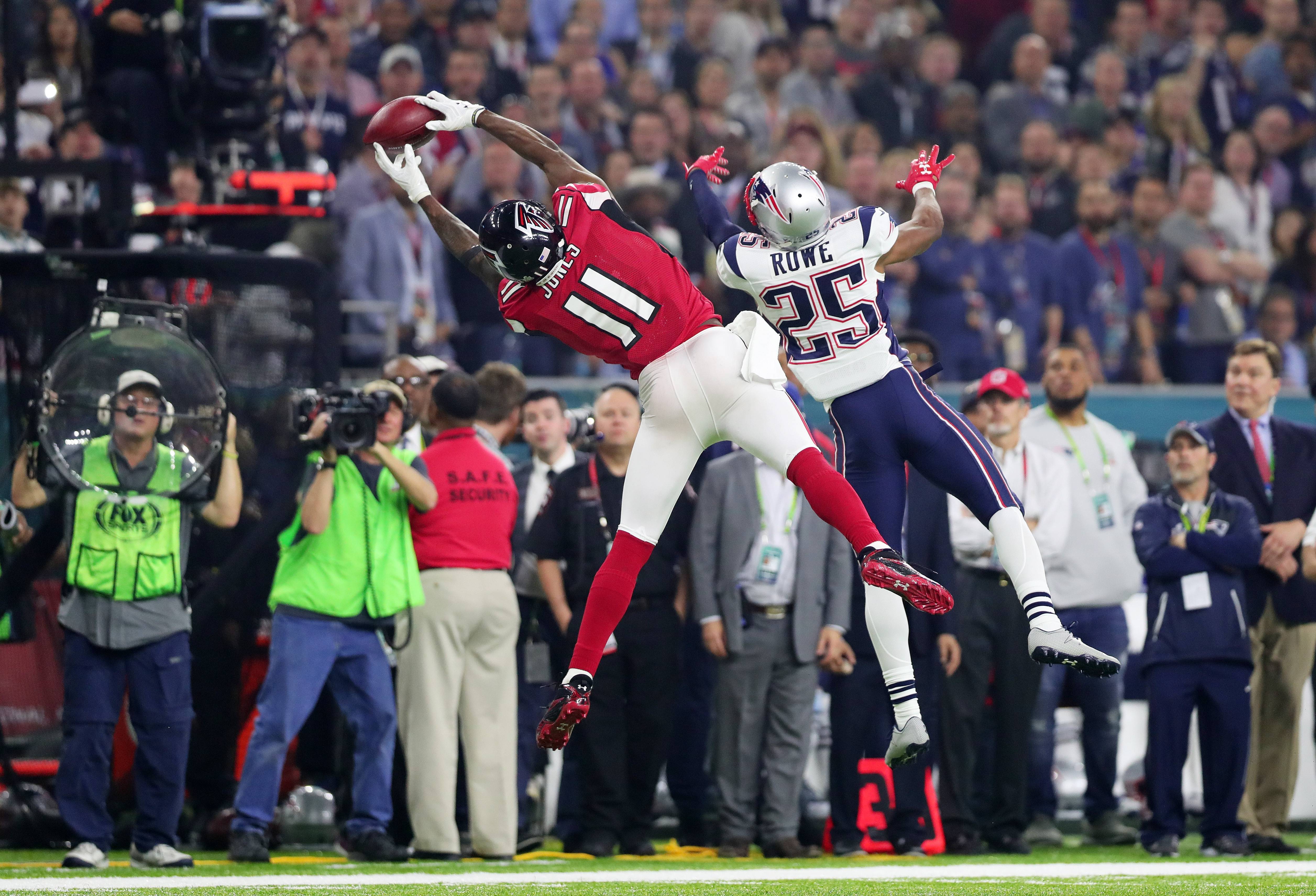 Julio Jones 25-yard Sideline Catch Atlanta Falcons